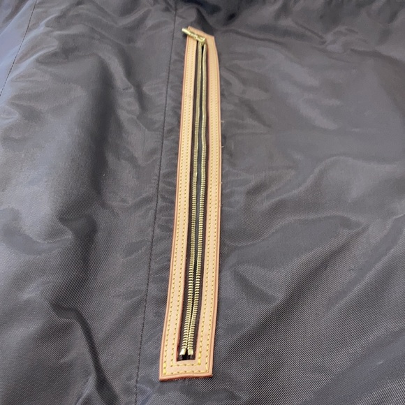 Authentic Louis Vuitton garment bag - Picture 15 of 17